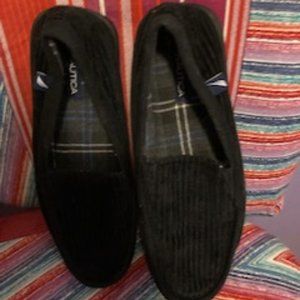 Nautica Slippers, Black corduroy, size 9, Clean rubber sole, Brand New Conditon!